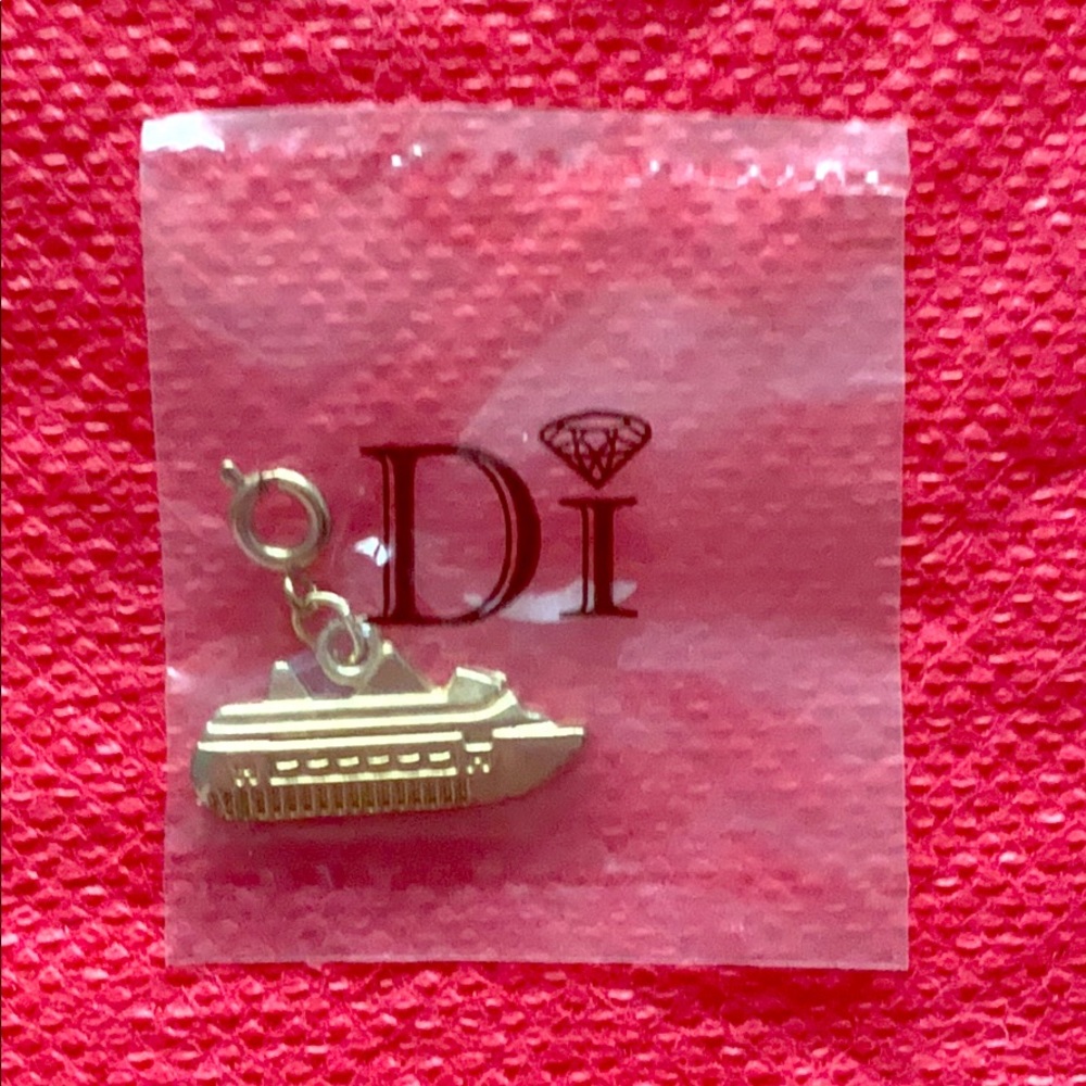 Brand New Cruise Ship 🚢 Charm For Bracelet